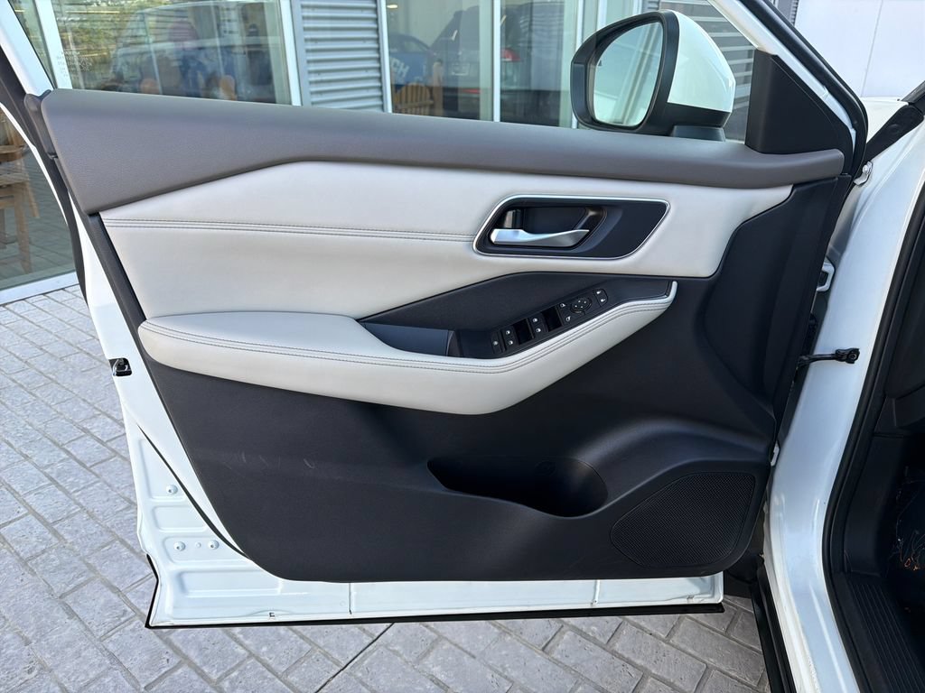 Used 2021 Nissan Rogue SV w/ Premium Package AWD/4WD image 10