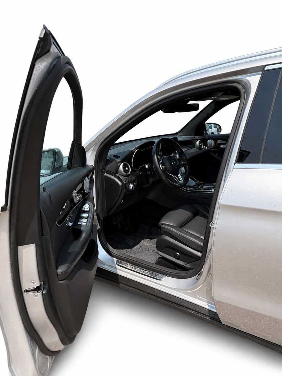 Used 2020 Mercedes-Benz GLC 300 4MATIC w/ Multimedia Package image 5