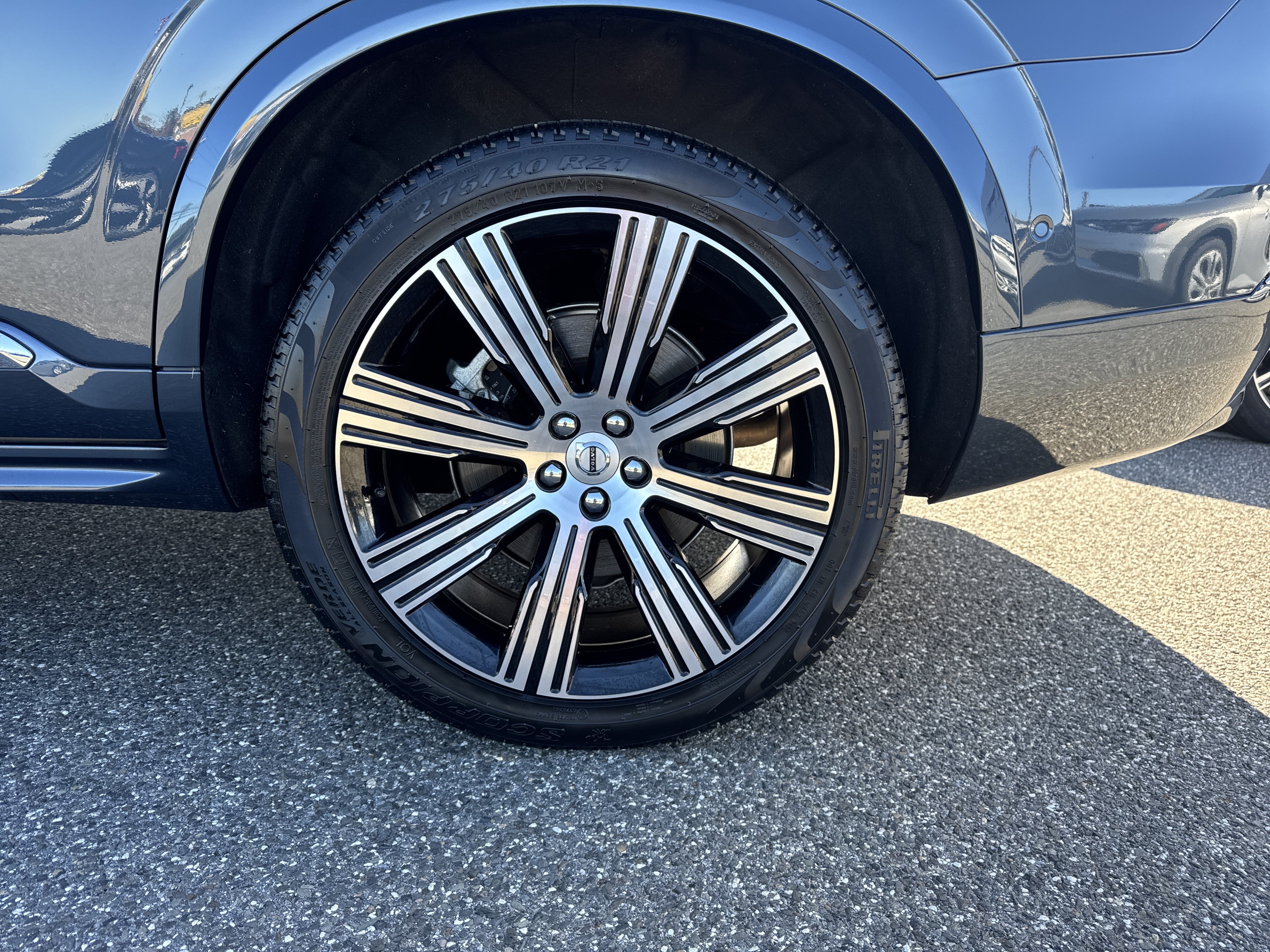 Certified 2024 Volvo XC90 T8 Ultimate w/ Lounge Package AWD/4WD image 5