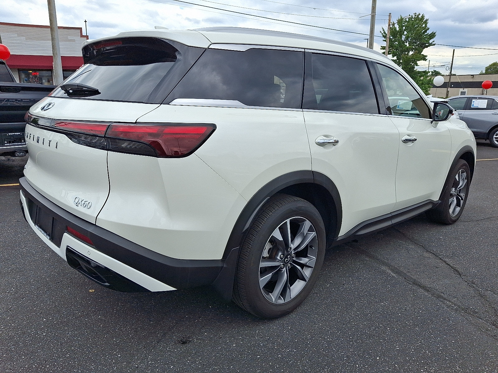 Used 2024 INFINITI QX60 Luxe w/ Vision Package AWD/4WD image 5