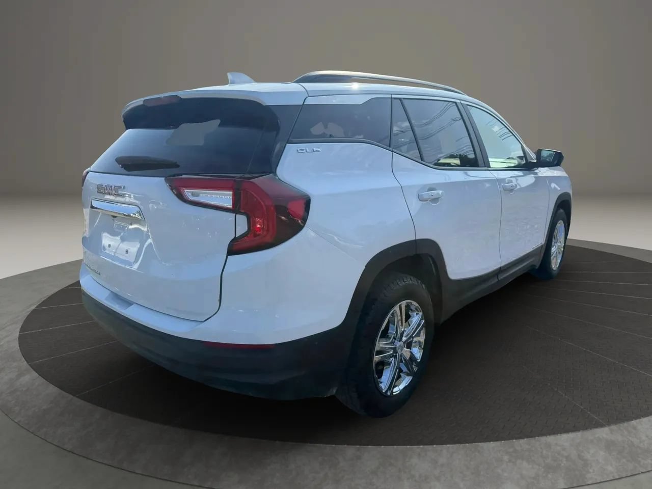 Used 2023 GMC Terrain SLE FWD image 5