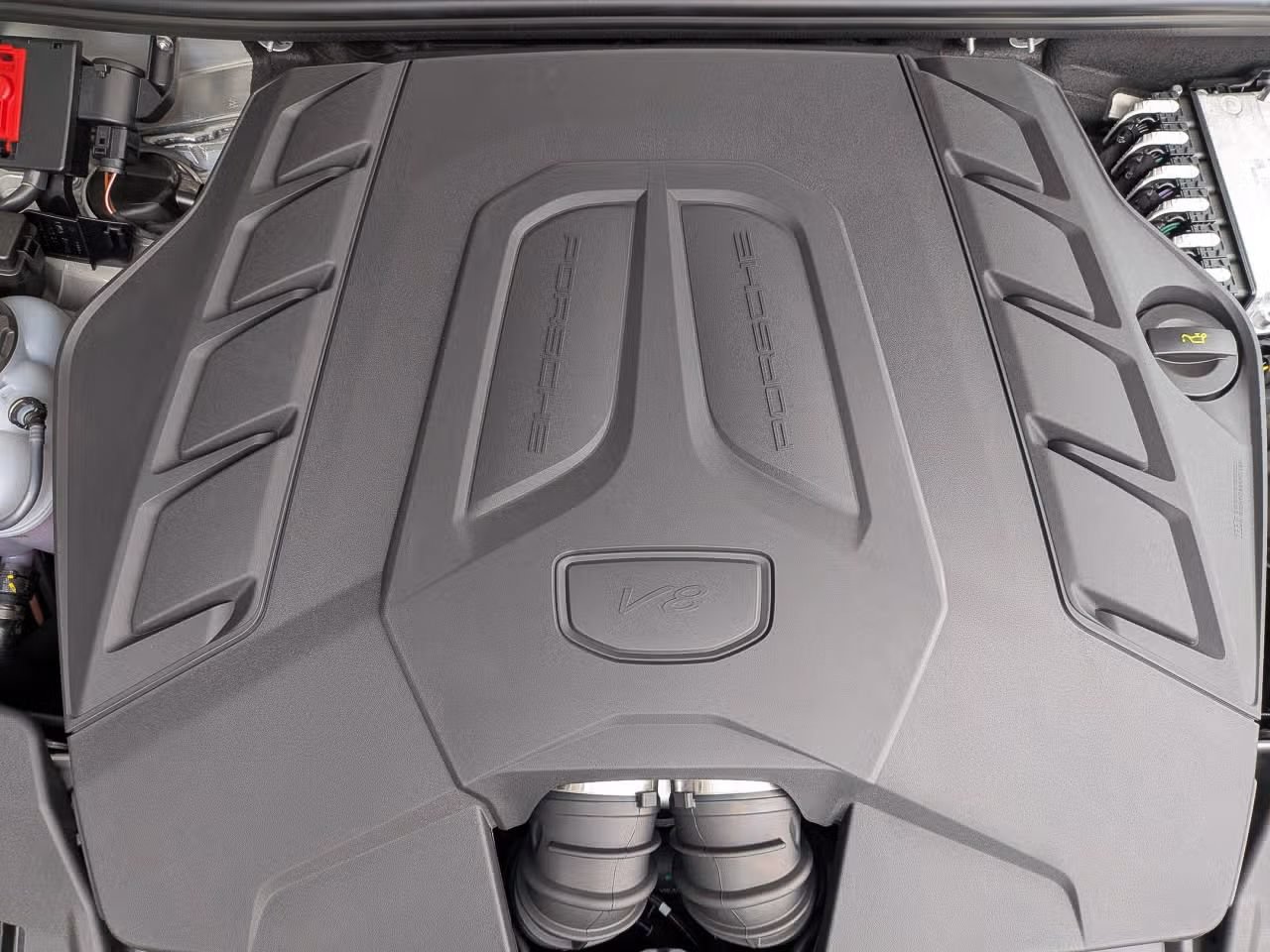 Certified 2025 Porsche Cayenne S AWD/4WD image 28