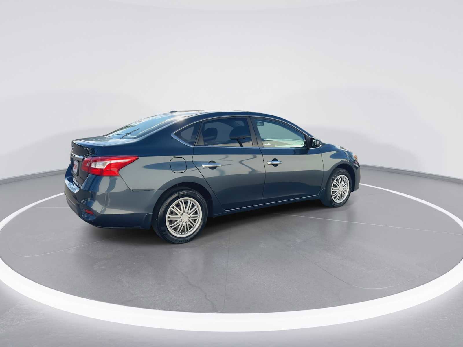 Used 2017 Nissan Sentra SV image 8