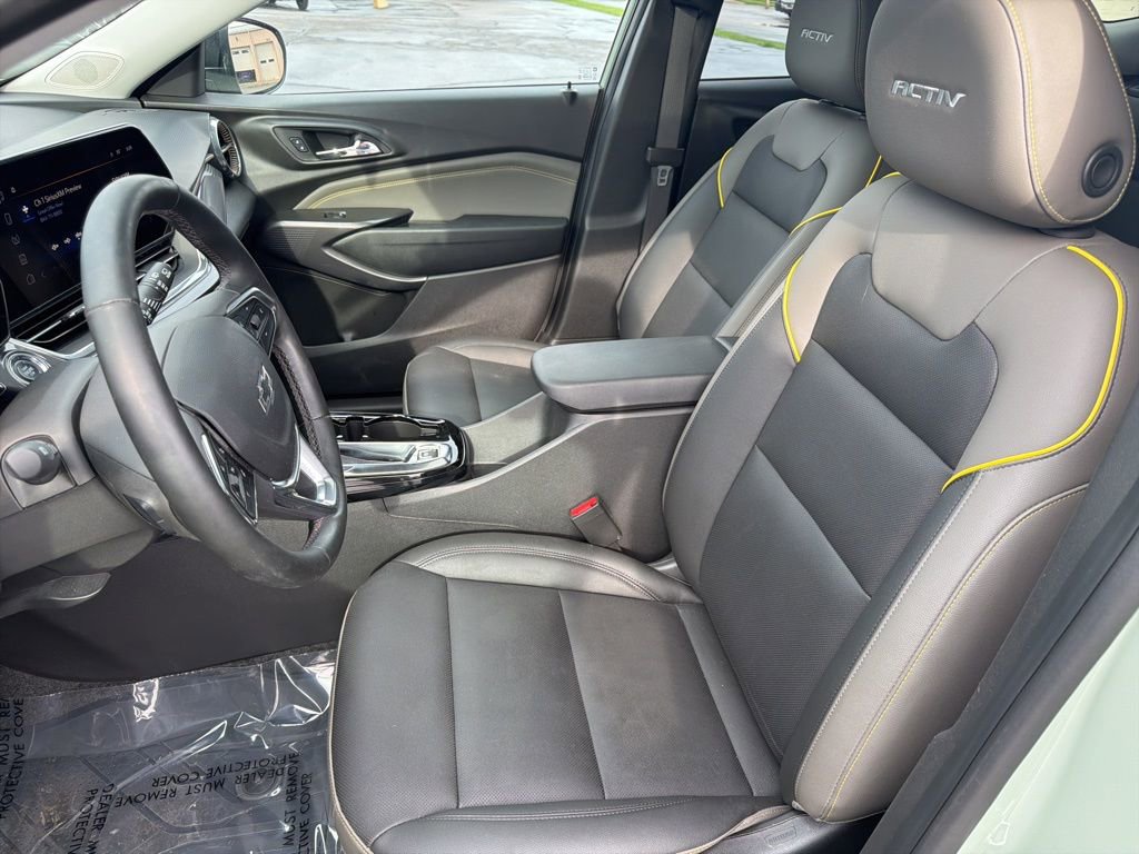 Used 2024 Chevrolet Trax ACTIV w/ Sunroof Package image 12