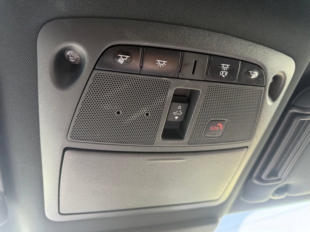 Used 2020 Nissan Armada Platinum RWD image 33