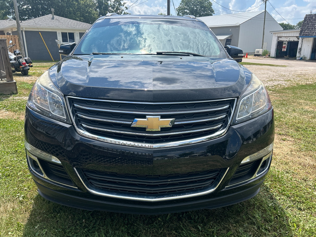 Used 2017 Chevrolet Traverse LT w/ Style and Technology Package FWD image 2