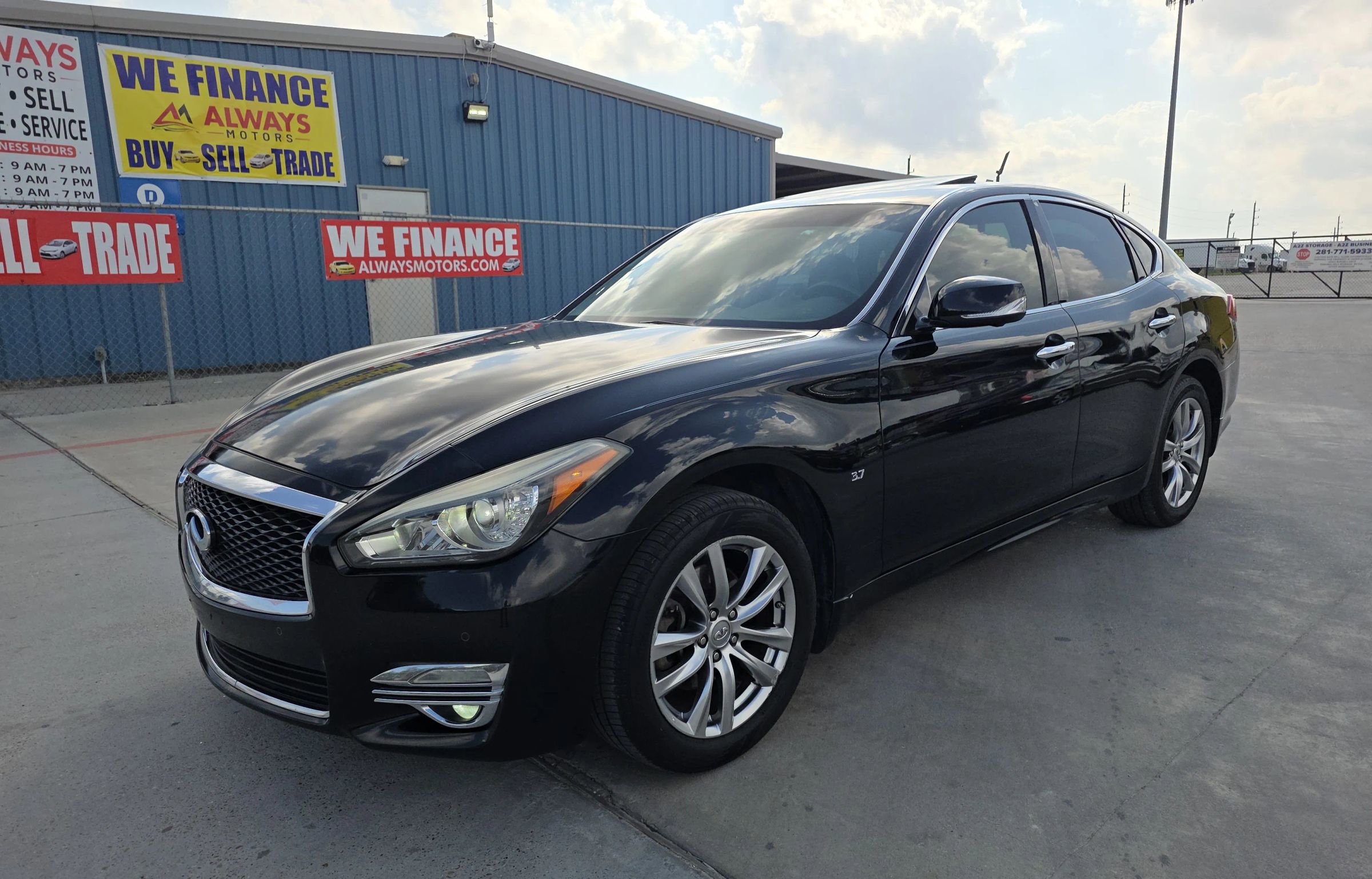 Used 2015 INFINITI Q70 3.7 AWD/4WD image 3