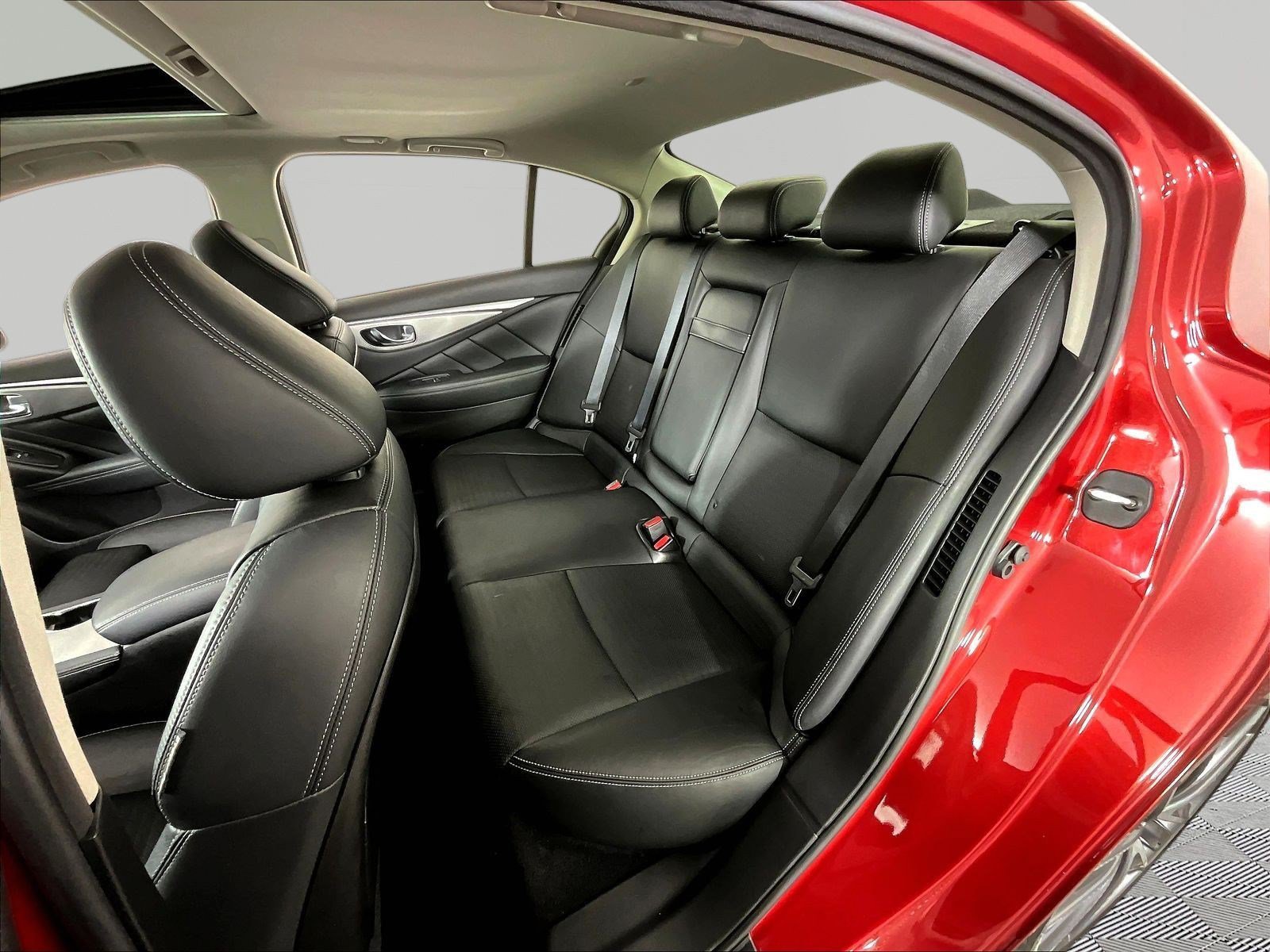 Used 2014 INFINITI Q50 Hybrid AWD w/ Navigation Package image 19