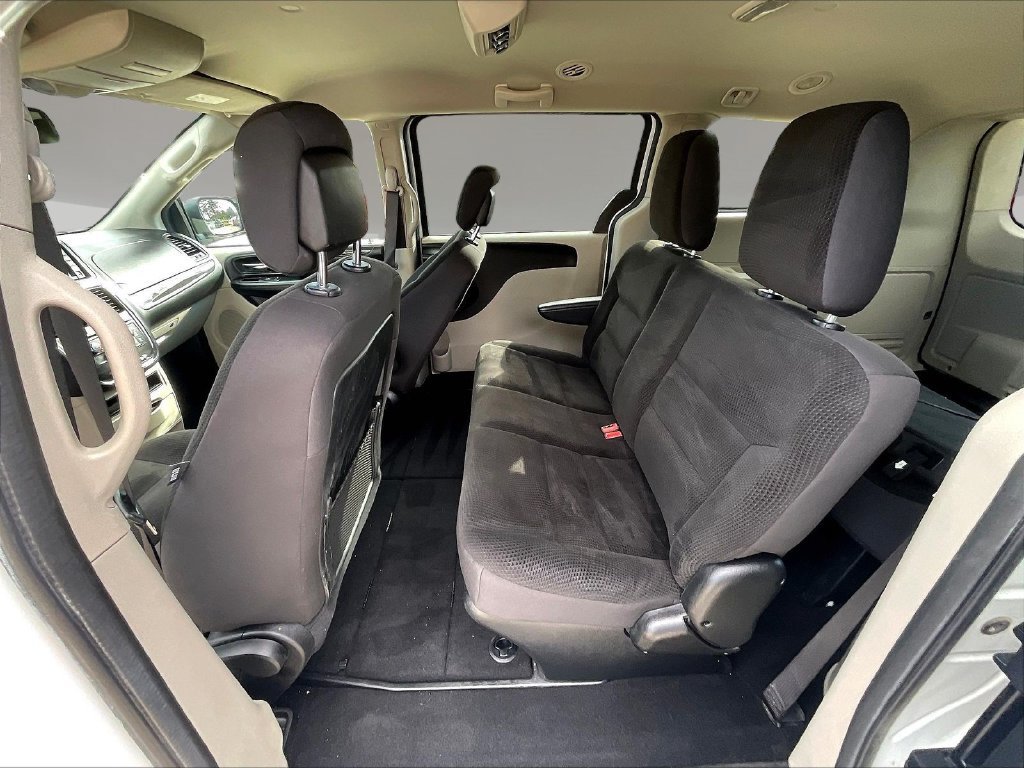 Used 2019 Dodge Grand Caravan SE w/ UConnect Hands-Free Group FWD image 22
