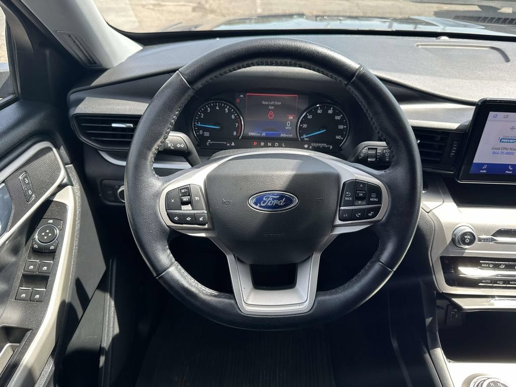 Used 2022 Ford Explorer XLT AWD/4WD image 17