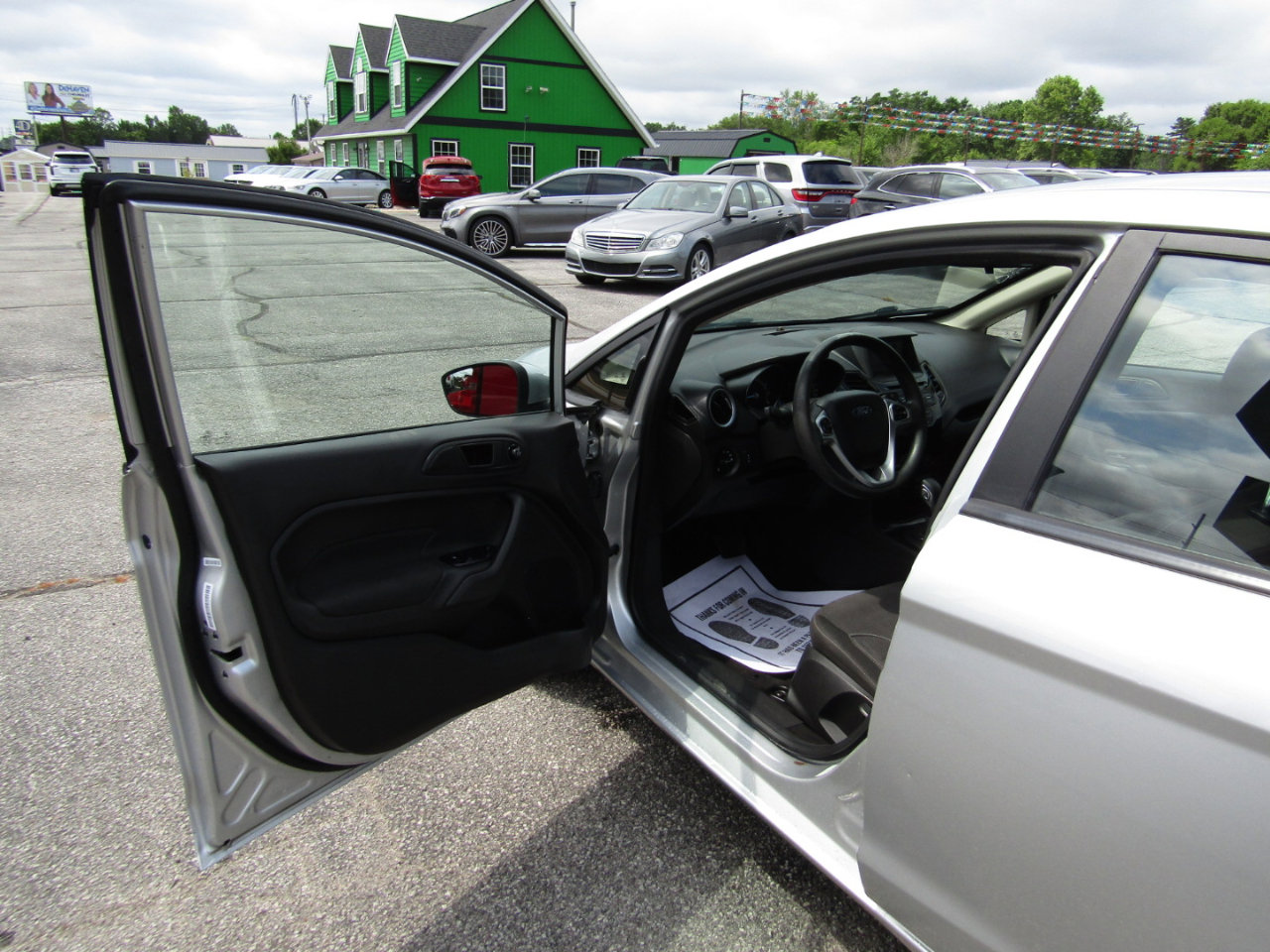 Used 2019 Ford Fiesta SE w/ Equipment Group 201A FWD image 15