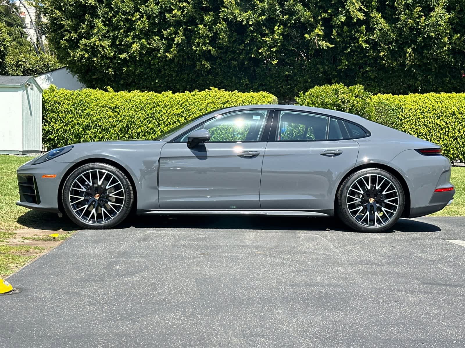 New 2026 Porsche Panamera image 2