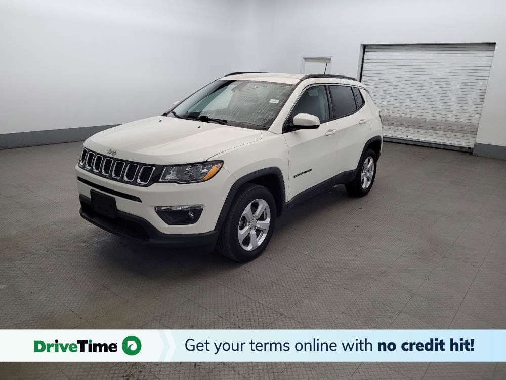Used 2017 Jeep Compass Latitude w/ Popular Equipment Group AWD/4WD image 1