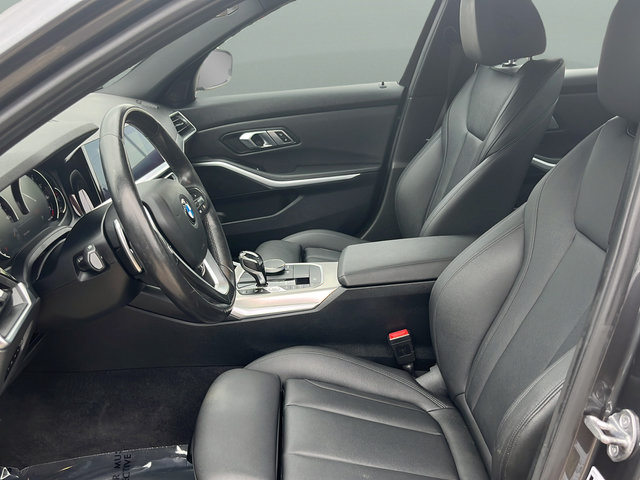 Used 2019 BMW 330i xDrive Sedan w/ Driving Assistance Package AWD/4WD image 15