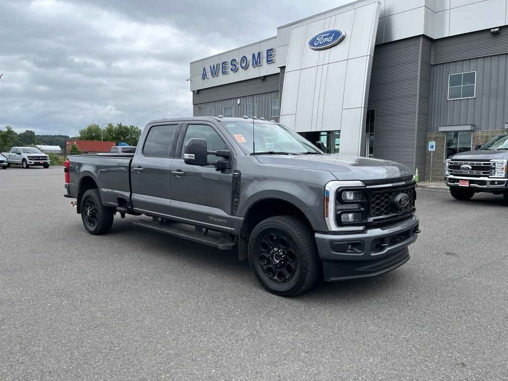 Used 2026 Ford F350 Lariat w/ Black Appearance Package AWD/4WD image 4