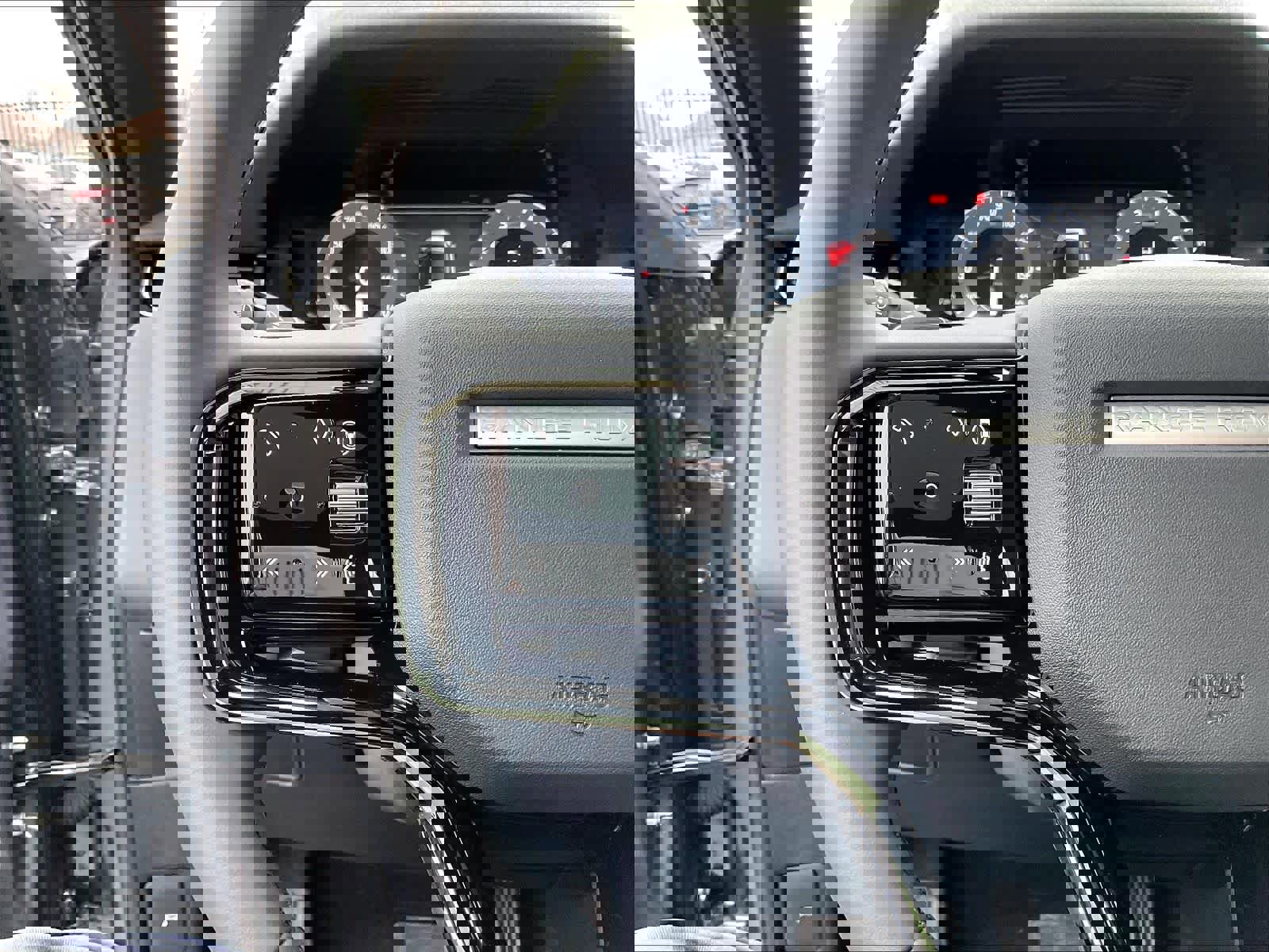 Used 2026 Land Rover Range Rover Evoque S image 20