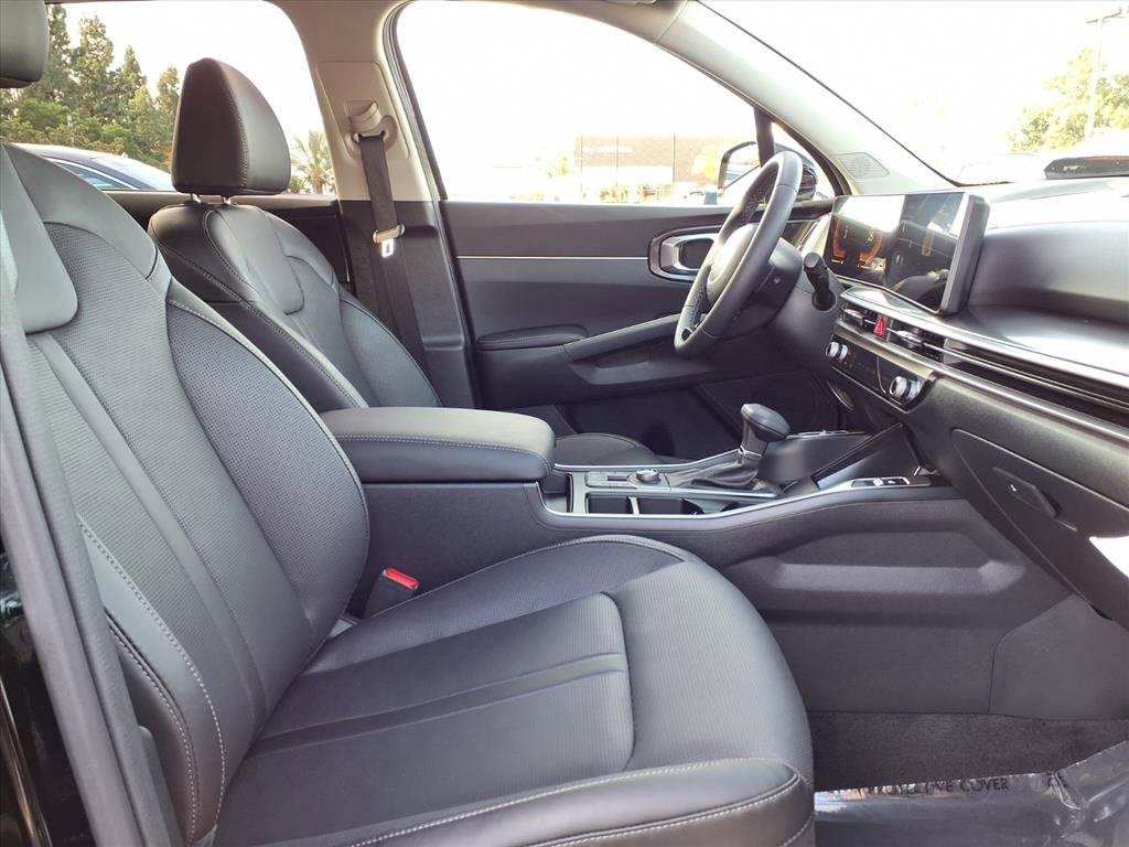 Used 2025 Kia Sorento EX w/ Panoramic Sunroof Package image 36