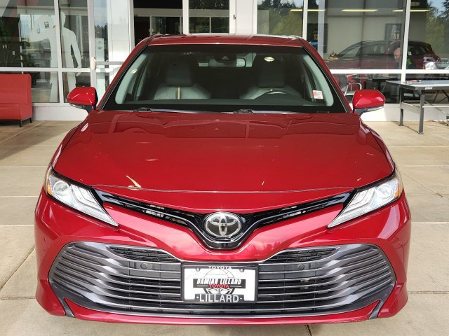 Certified 2018 Toyota Camry XLE FWD image 5