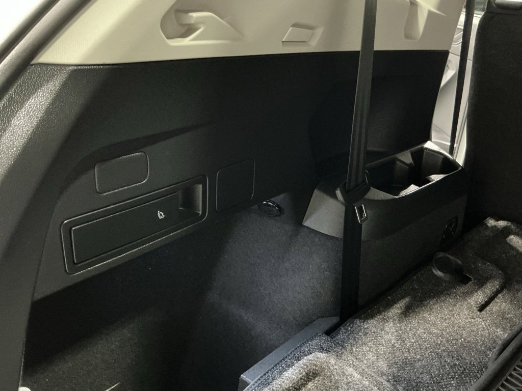 Used 2023 Volkswagen Tiguan S image 21