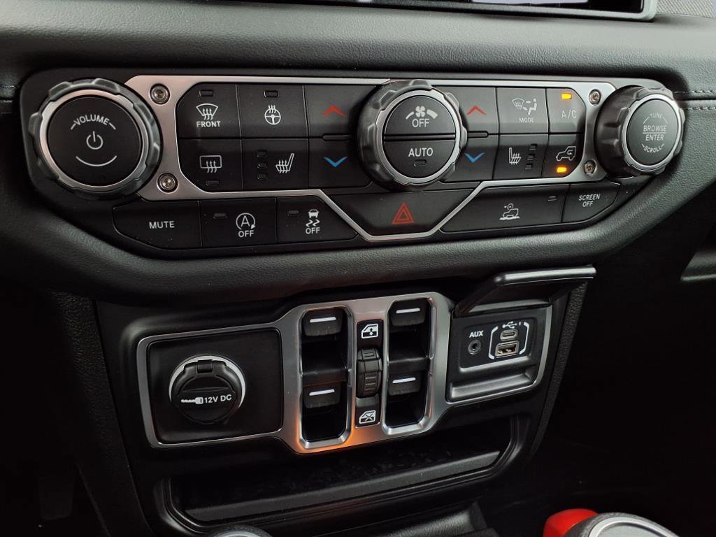 New 2025 Jeep Wrangler Sahara image 10