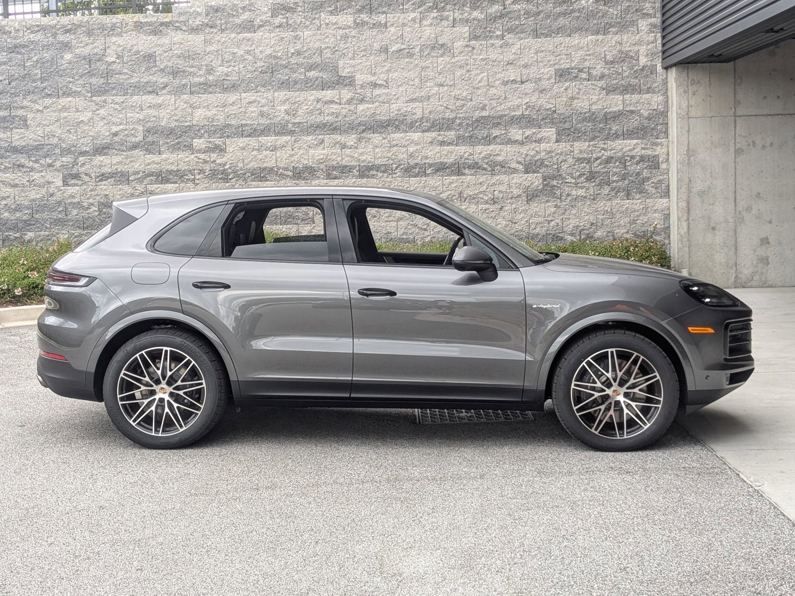 New 2026 Porsche Cayenne E-Hybrid image 8