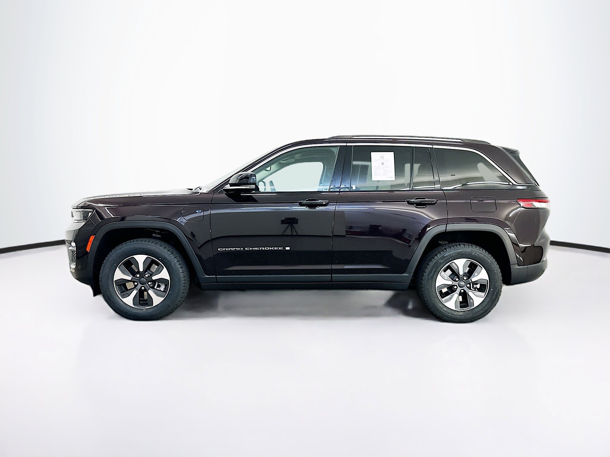 Used 2022 Jeep Grand Cherokee Limited 4xe AWD/4WD image 4