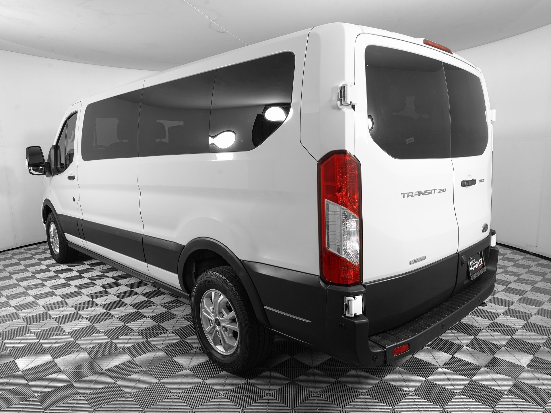 Used 2021 Ford Transit 350 XLT image 7