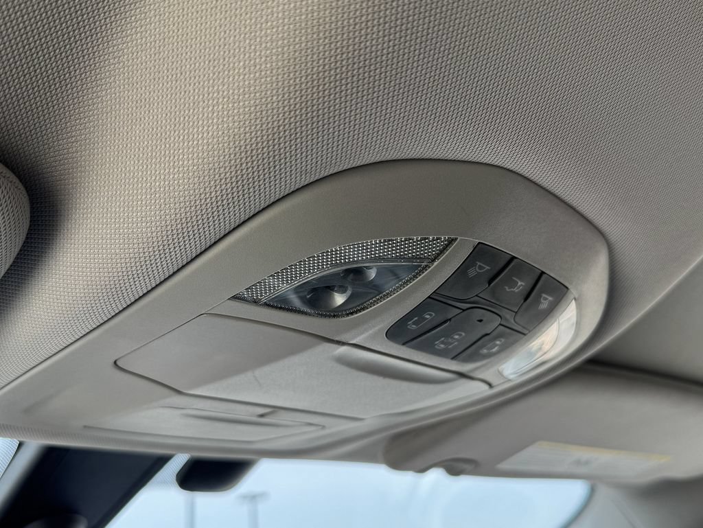 Used 2018 Chrysler Pacifica Touring-L FWD image 24