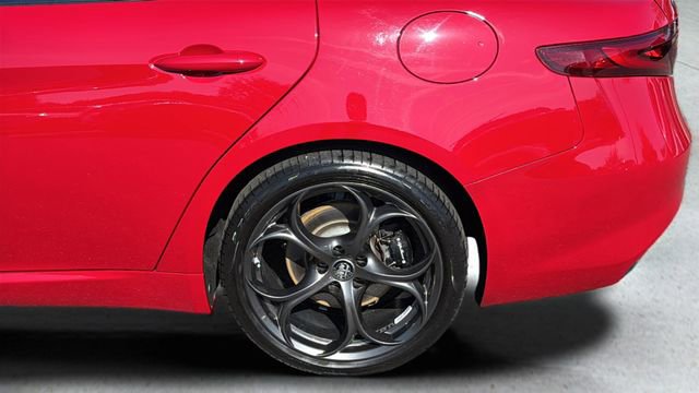 Used 2023 Alfa Romeo Giulia Estrema image 36