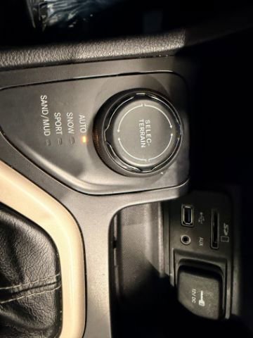 Used 2018 Jeep Cherokee Latitude image 21