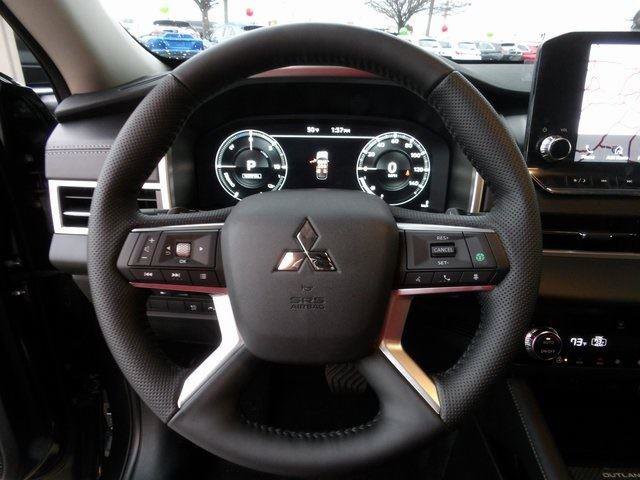 New 2025 Mitsubishi Outlander SEL image 30