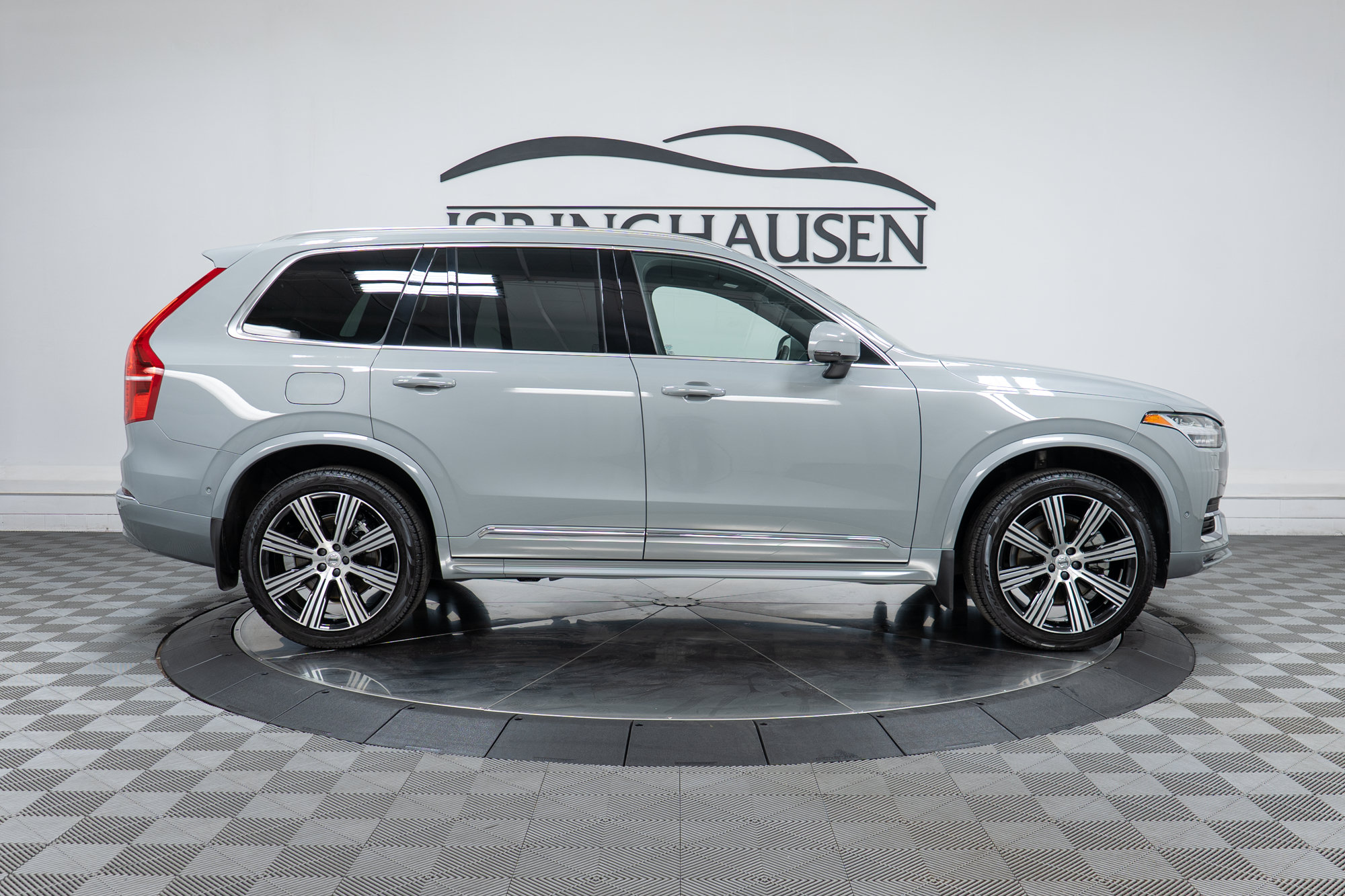 Certified 2024 Volvo XC90 B6 Ultimate w/ Protection Package Premier AWD/4WD image 4
