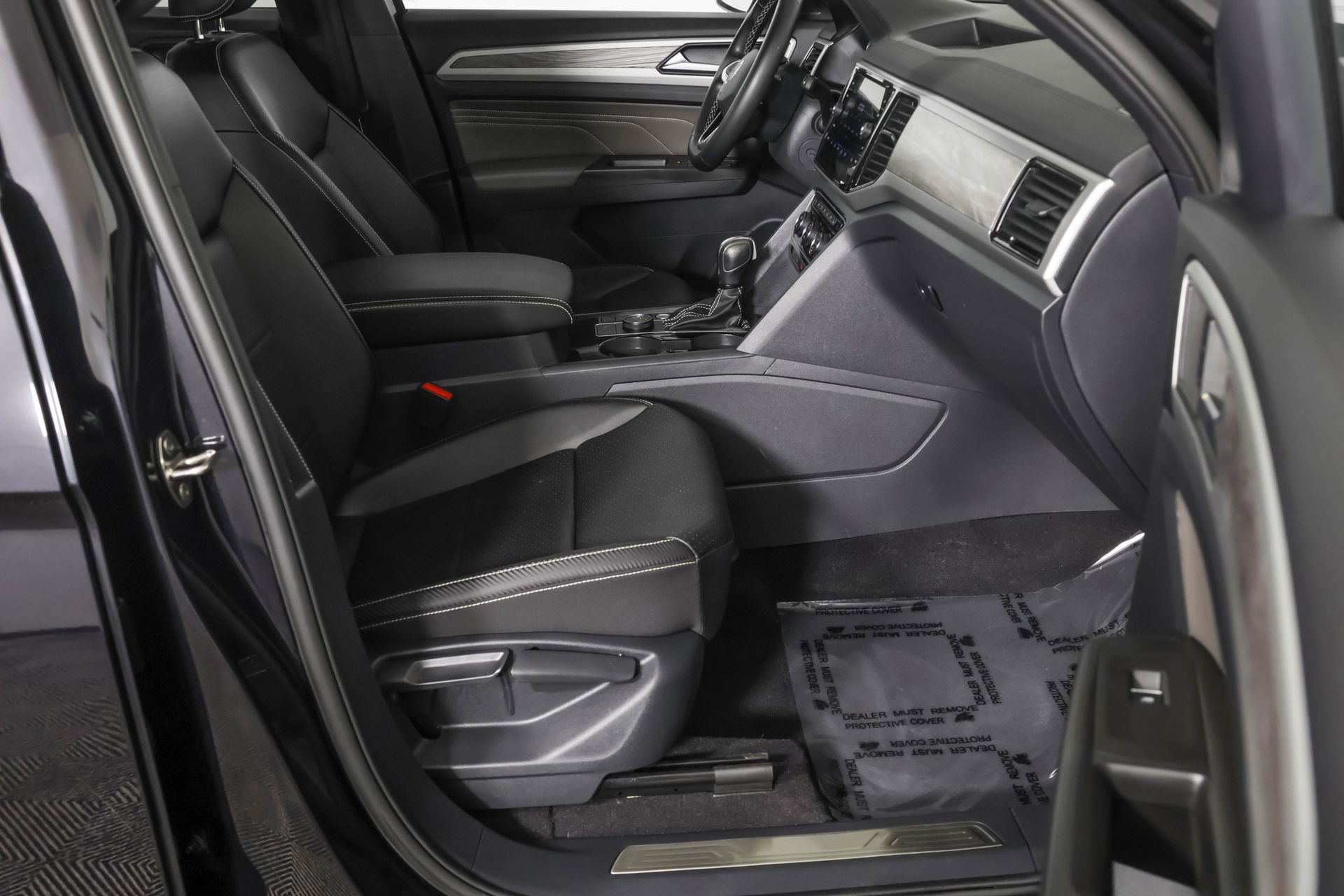 Used 2023 Volkswagen Atlas Cross Sport SE w/ Black Wheel Package AWD/4WD image 44