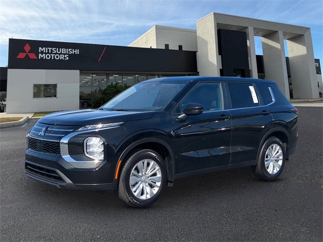 New 2025 Mitsubishi Outlander ES