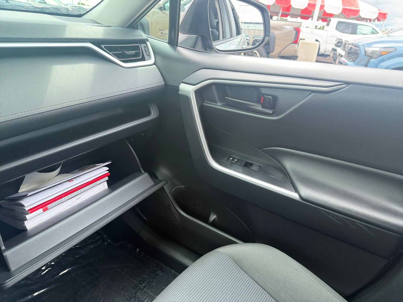 Certified 2024 Toyota RAV4 LE AWD/4WD image 24