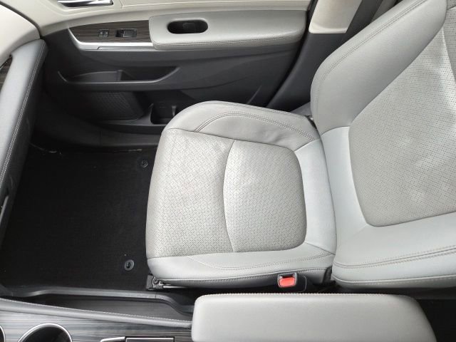 Used 2021 Toyota Sienna Limited image 21