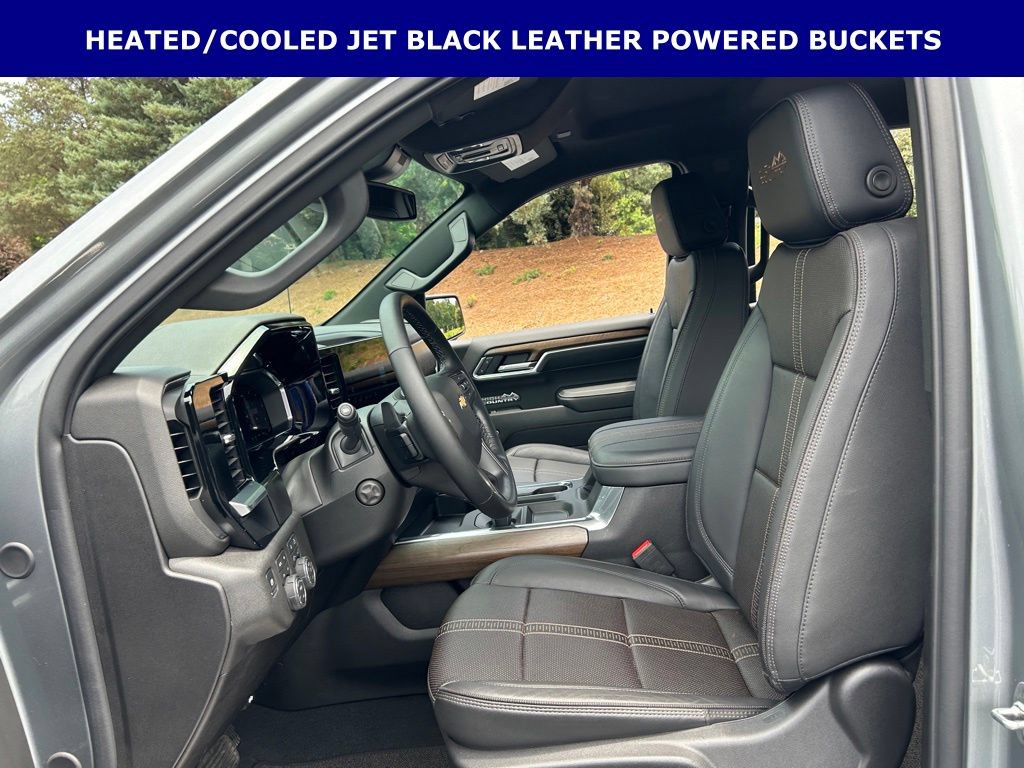 Used 2026 Chevrolet Silverado 1500 High Country w/ LPO, Dark Essentials Package AWD/4WD image 4
