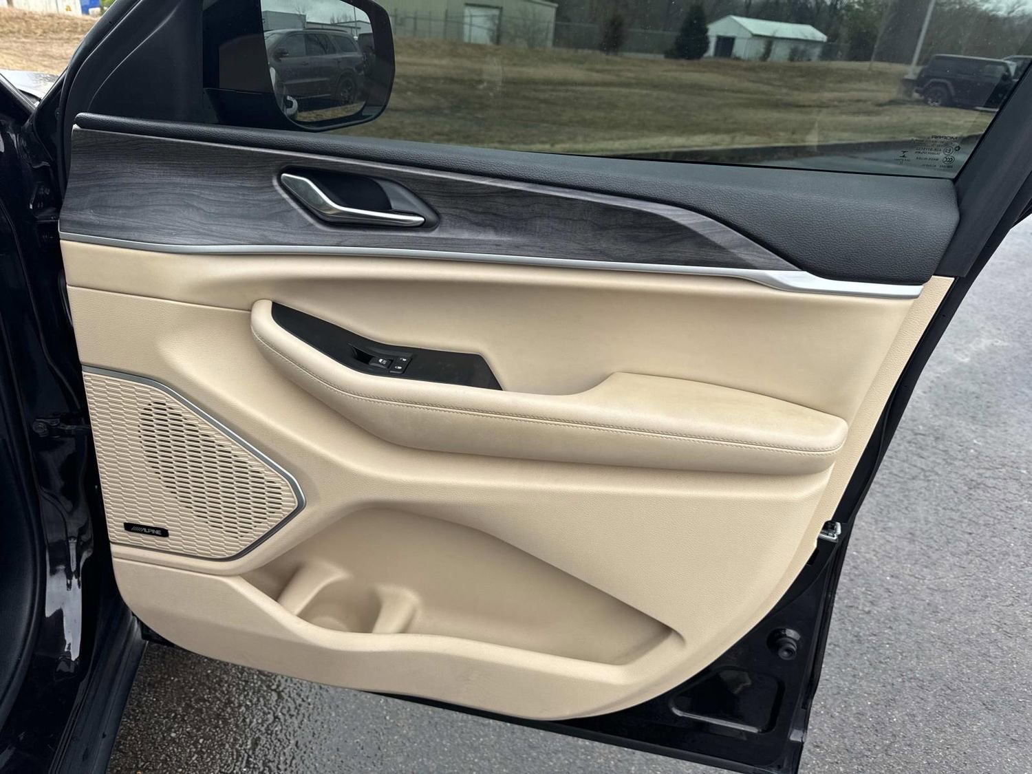 Used 2022 Jeep Grand Cherokee L Limited image 24