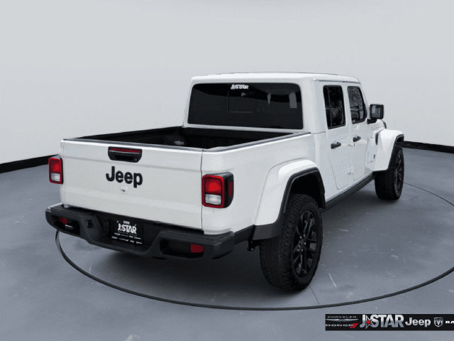 Used 2025 Jeep Gladiator Sport AWD/4WD image 5