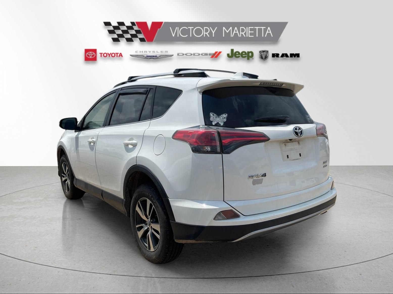 Used 2018 Toyota RAV4 XLE w/ Plus Extra Value Package AWD/4WD image 2