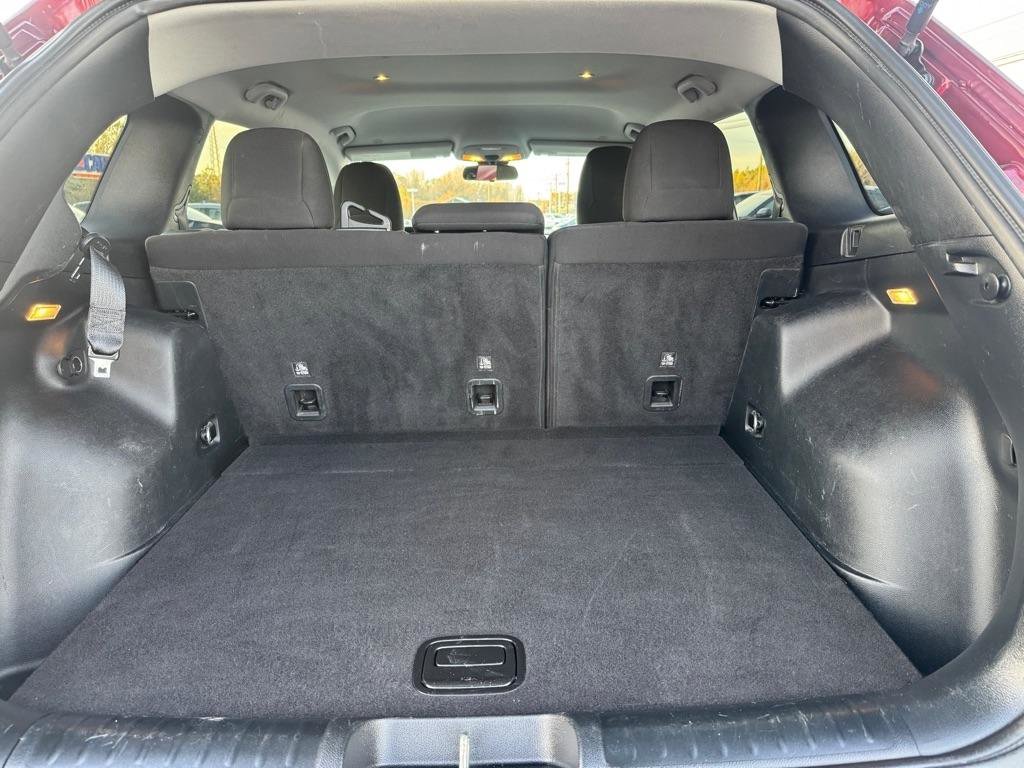 Used 2020 Jeep Cherokee Latitude w/ Cold Weather Group image 19