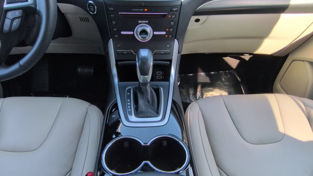 Used 2018 Ford Edge Titanium FWD image 15