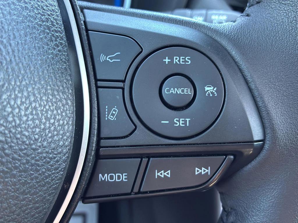Used 2024 Toyota RAV4 XSE AWD/4WD image 28