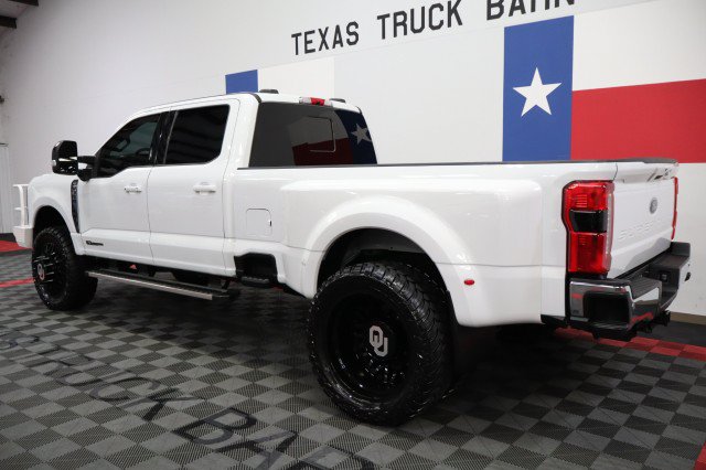 Used 2024 Ford F350 Lariat w/ FX4 Off-Road Package AWD/4WD image 5