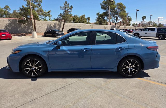 Used 2023 Toyota Camry SE w/ Blackout Package (TMS) image 9