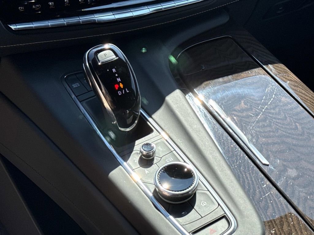 Used 2024 Cadillac Escalade Sport Platinum w/ LPO, ONYX Package image 25