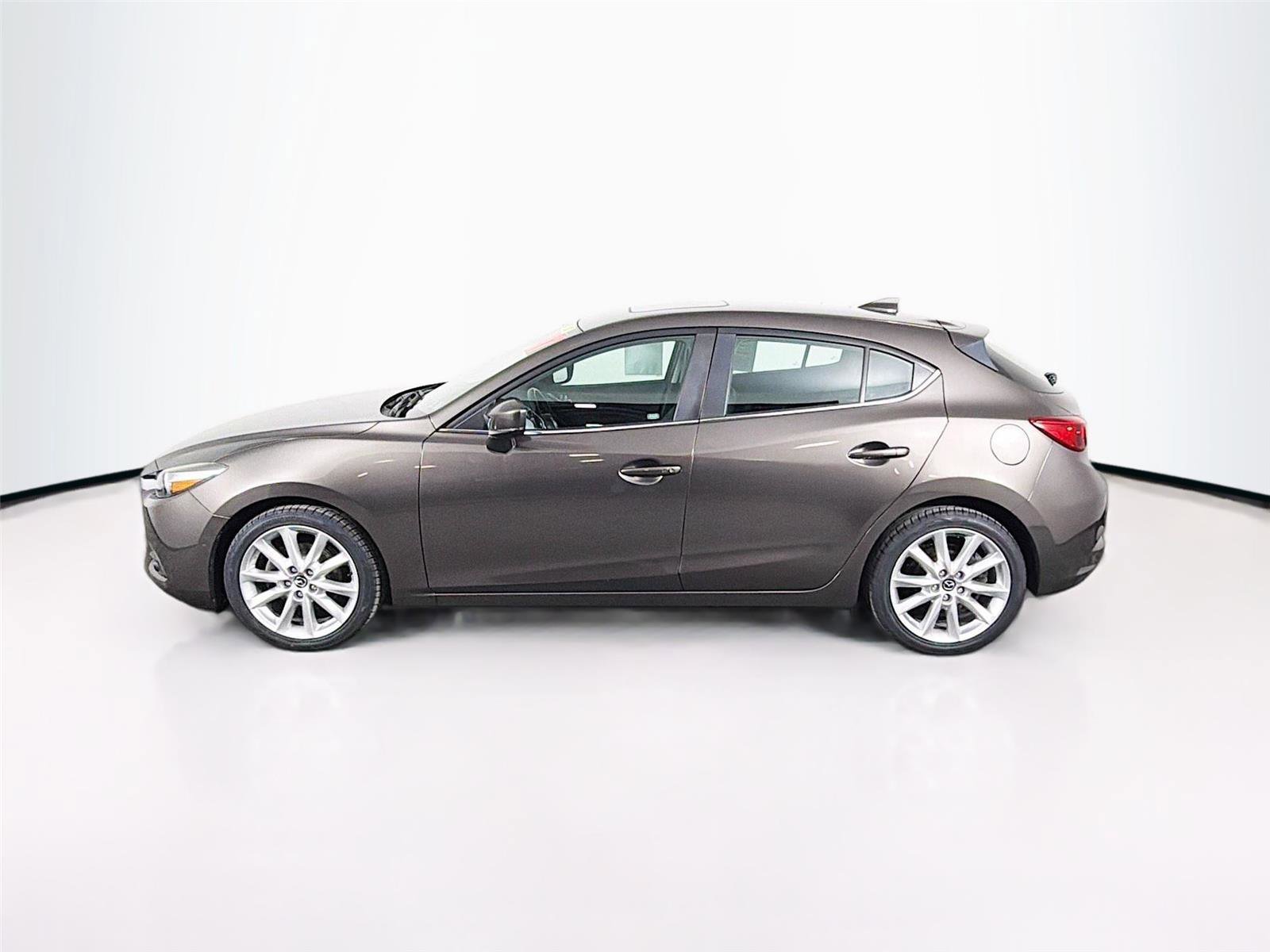 Used 2017 MAZDA MAZDA3 Grand Touring image 4