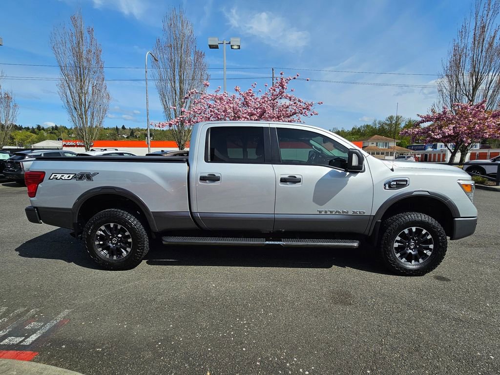 Used 2017 Nissan Titan PRO-4X w/ Pro-4x Convenience Package AWD/4WD image 4