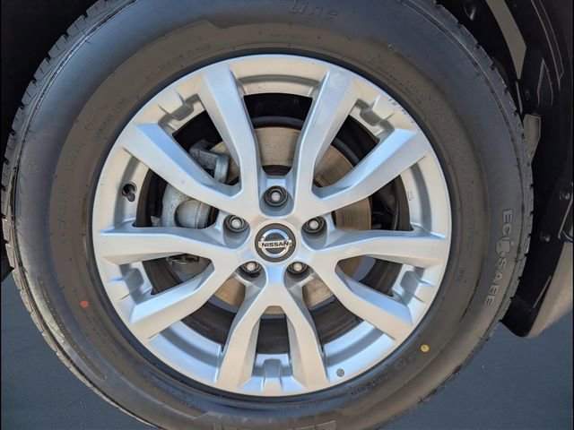 Used 2018 Nissan Rogue SV image 20