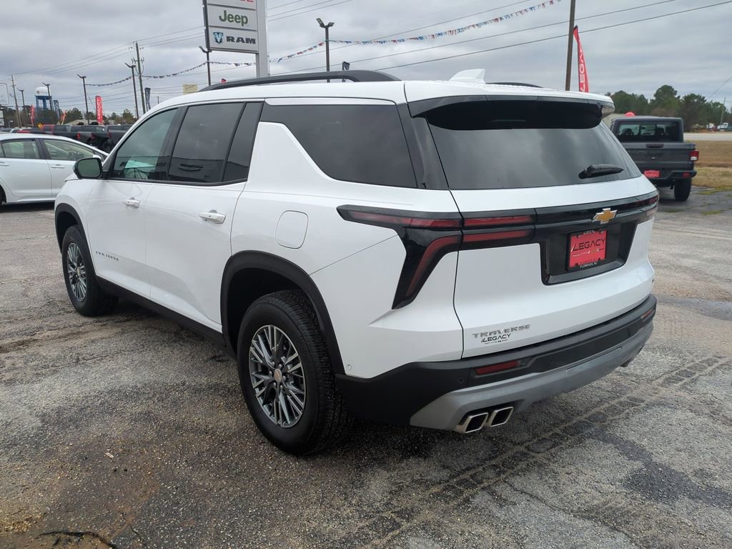 Used 2024 Chevrolet Traverse LT w/ Enhanced Driving Package image 5